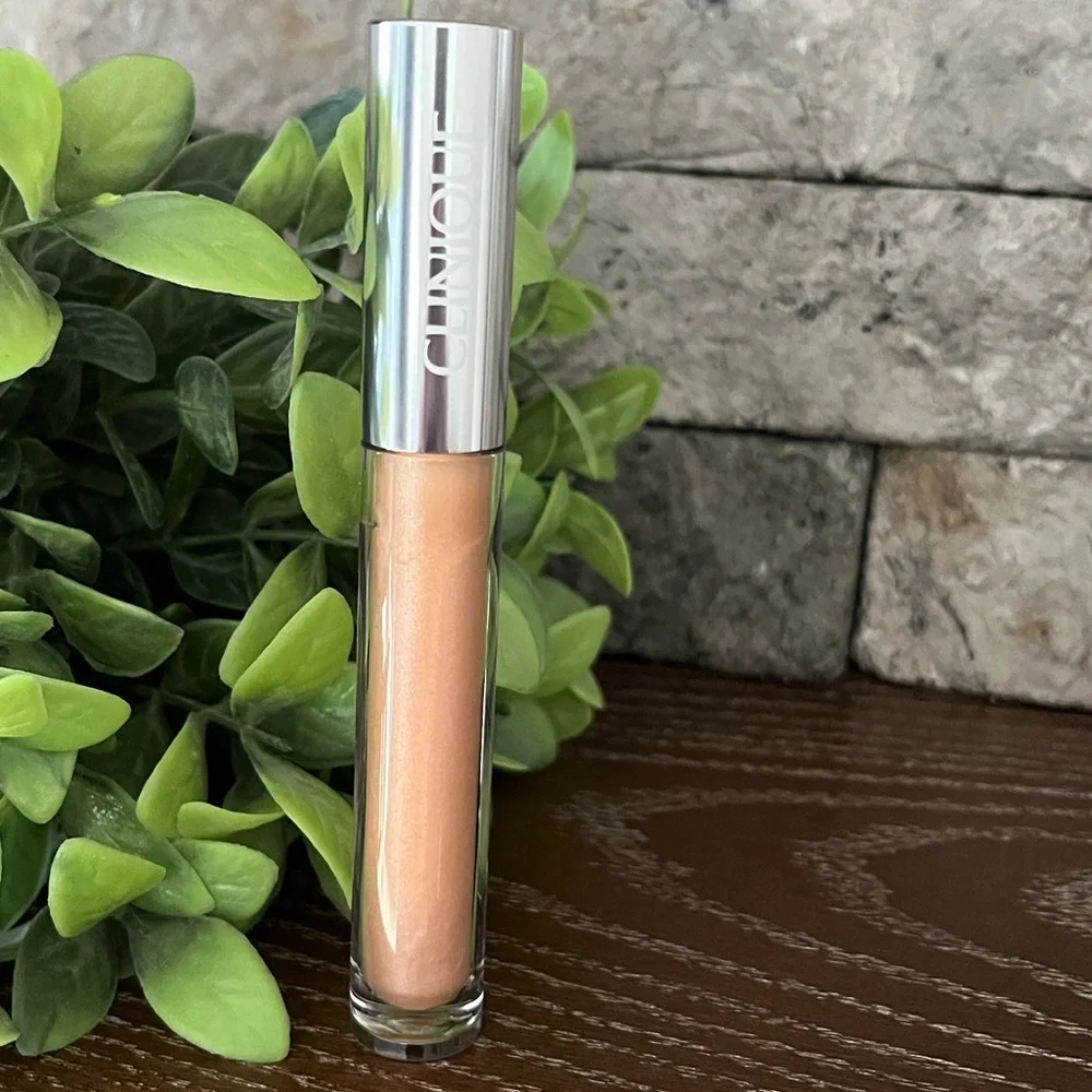 Clinique Lip Gloss “AIR KISS” 💋🆕💋 Full Size